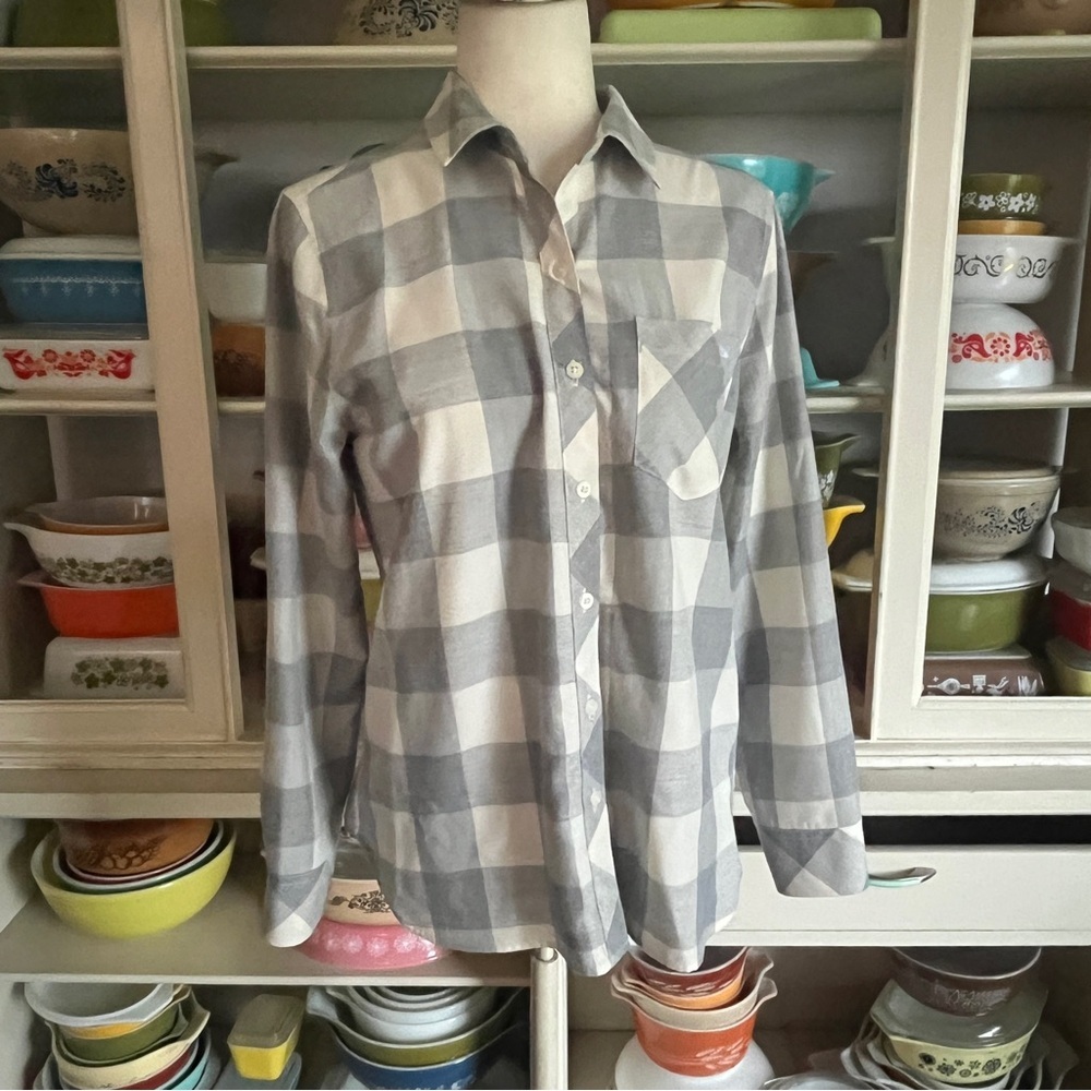 Vineyard Vines Relaxed Fit Gray and White Plaid Shirt - Size 4